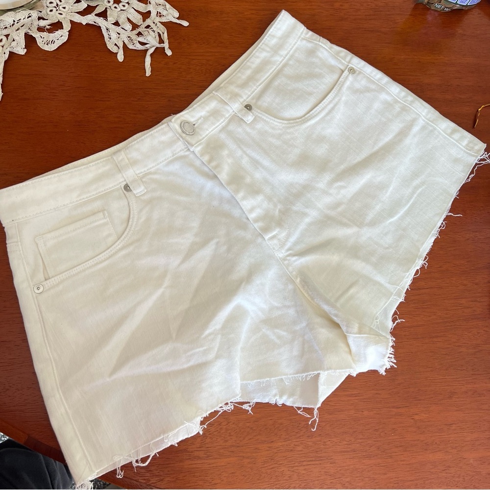 Blank NYC Cream Denim Shorts Women's Size P106